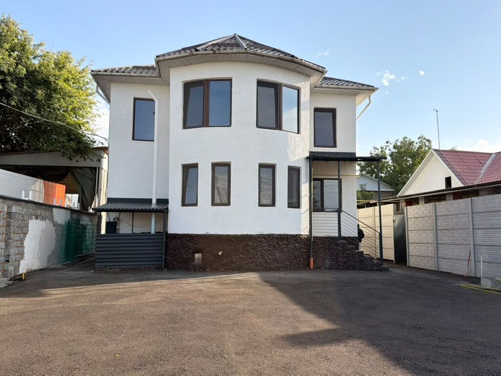 230 м², 4 комнаты: фото 1