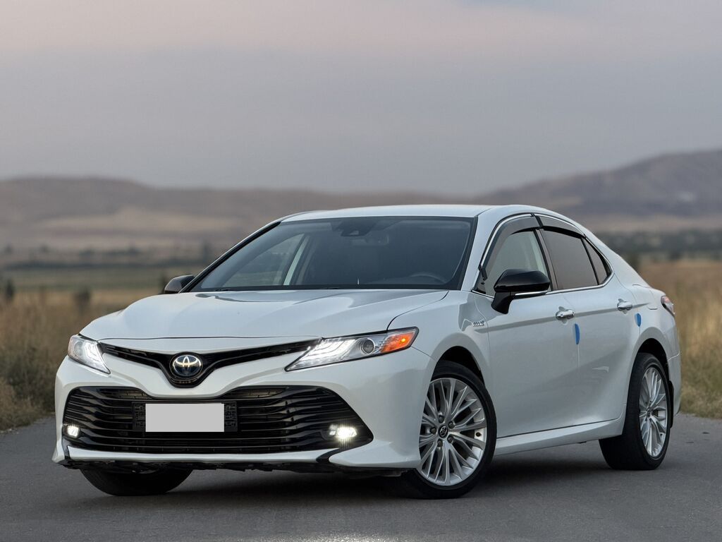 Toyota Camry: 2020 г., 2.5 л, Вариатор, Гибрид, Седан: фото 3