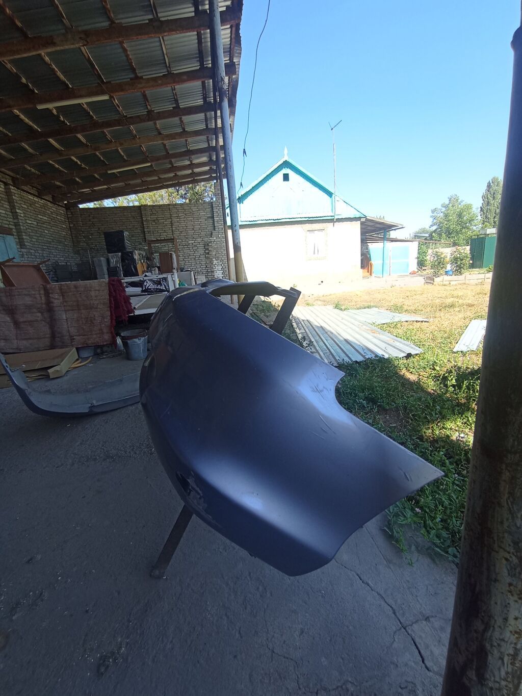 Передний бампер для Honda сивик (эмблема Honda на решётке), окрашен в — фото 3