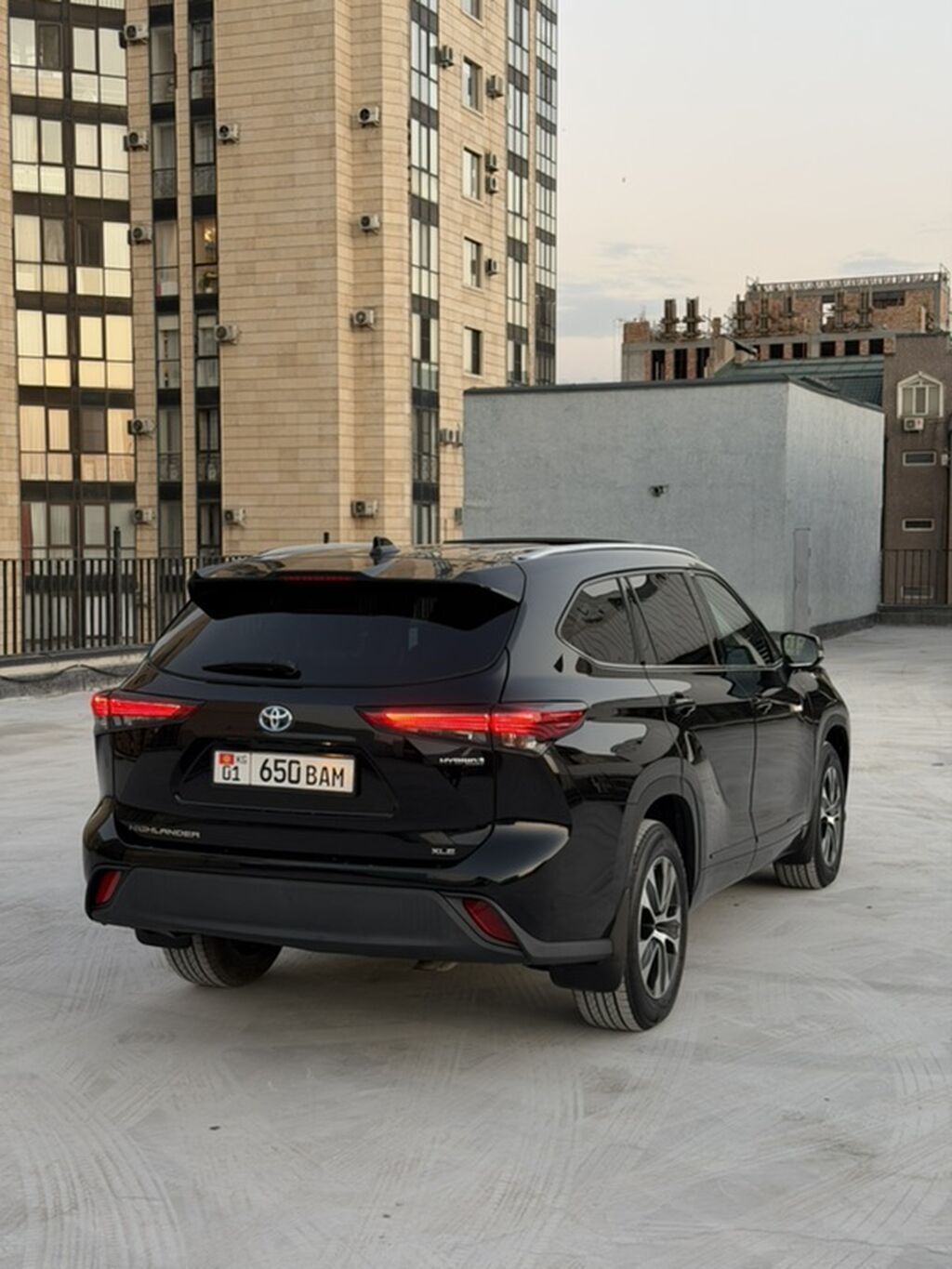 Toyota Highlander: 2021 г., 2.5 л, Автомат, Гибрид, Внедорожник: фото 4