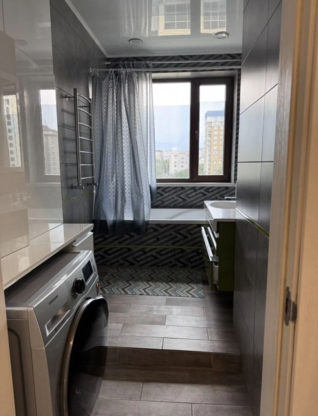 2 комнаты, 77 м², Золотой квадрат Элитка, 6 этаж, Дизайнерский ремонт: фото 4