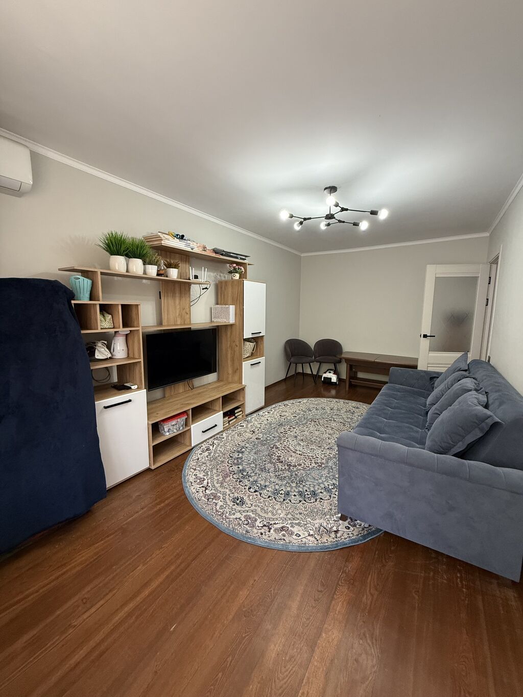 2 комнаты, 42 м², Индивидуалка, Золотой квадрат Индивидуалка, 2 этаж, Косметический ремонт: фото 1
