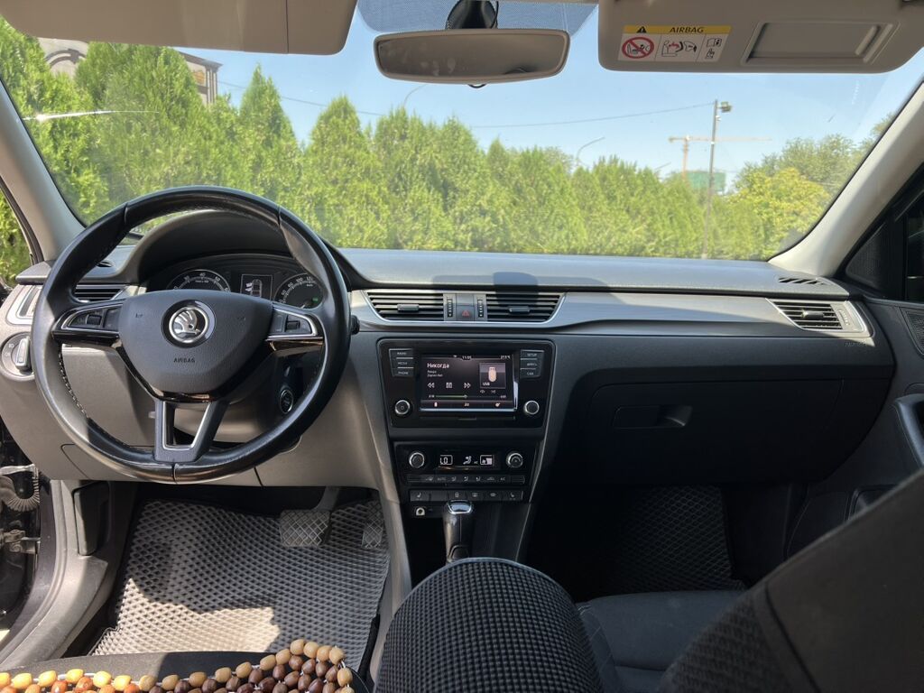 Skoda Rapid: 2018 г., 1.6 л, Автомат, Бензин, Седан: фото 8