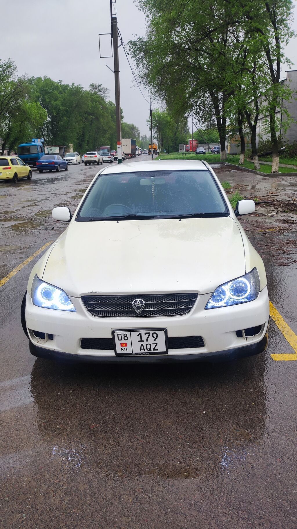 Toyota Altezza: 2003 г., 2 л, Автомат, Бензин, Седан — фото 3