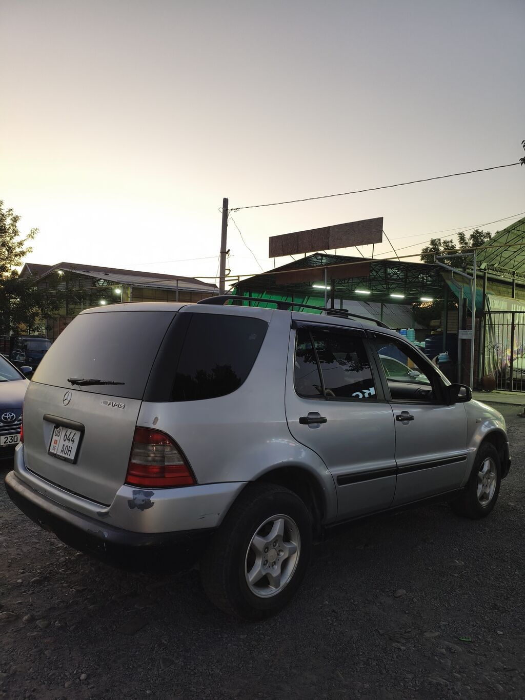 Mercedes-Benz ML-Class: 1998 г., 3.2 л, Автомат, Бензин, Кроссовер: фото 4