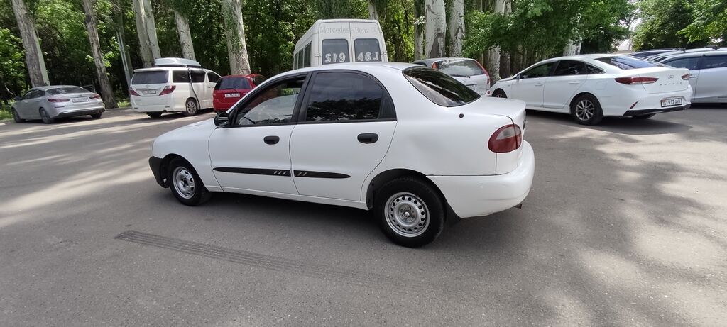 Daewoo Lanos: 1998 г., 1.5 л, Автомат, Бензин, Седан: фото 4