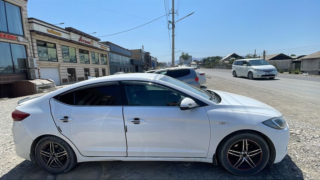 Hyundai Elantra: 2017 г., 1.6 л, Автомат, Бензин, Седан: фото 3