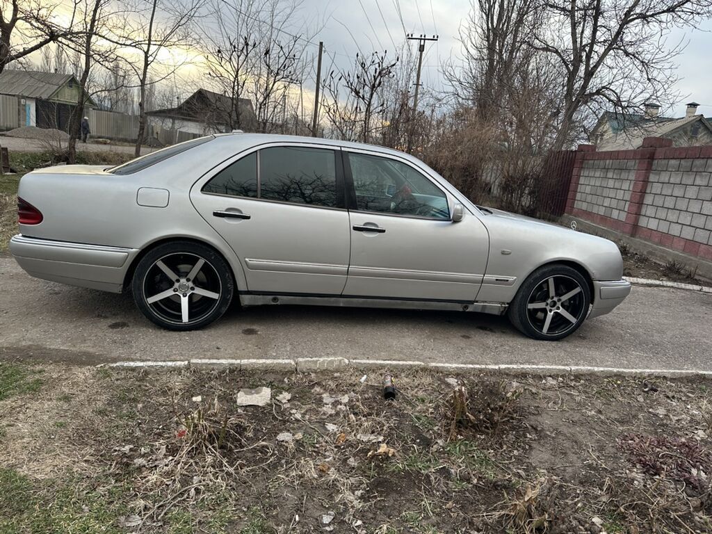 Mercedes-Benz E-Class: 1999 г., 4.3 л, Автомат, Седан: фото 4