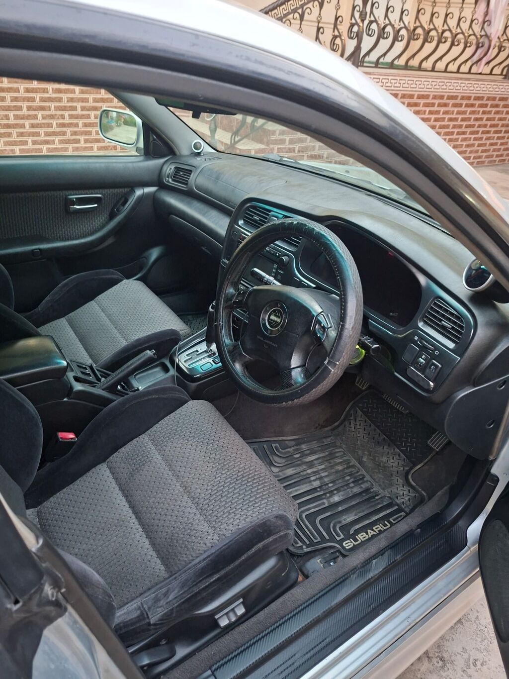 Subaru Legacy: 2001 г., 2 л, Бензин, Седан: фото 6