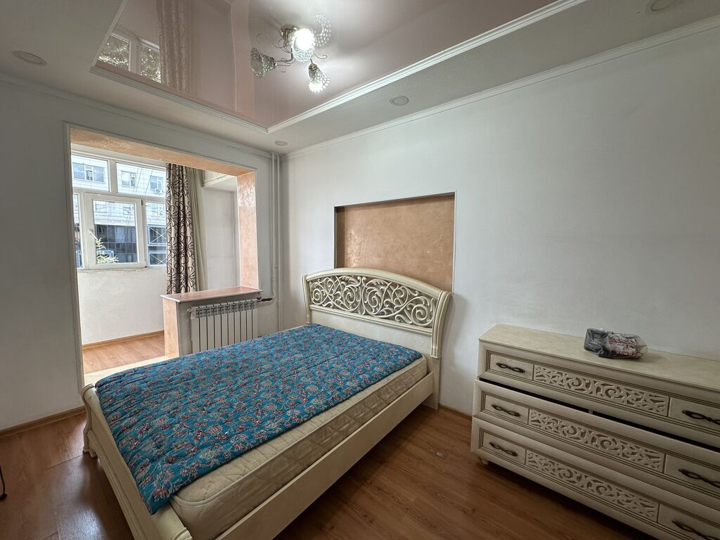 4 комнаты, 84 м², Индивидуалка, 3 этаж, Старый ремонт: фото 5