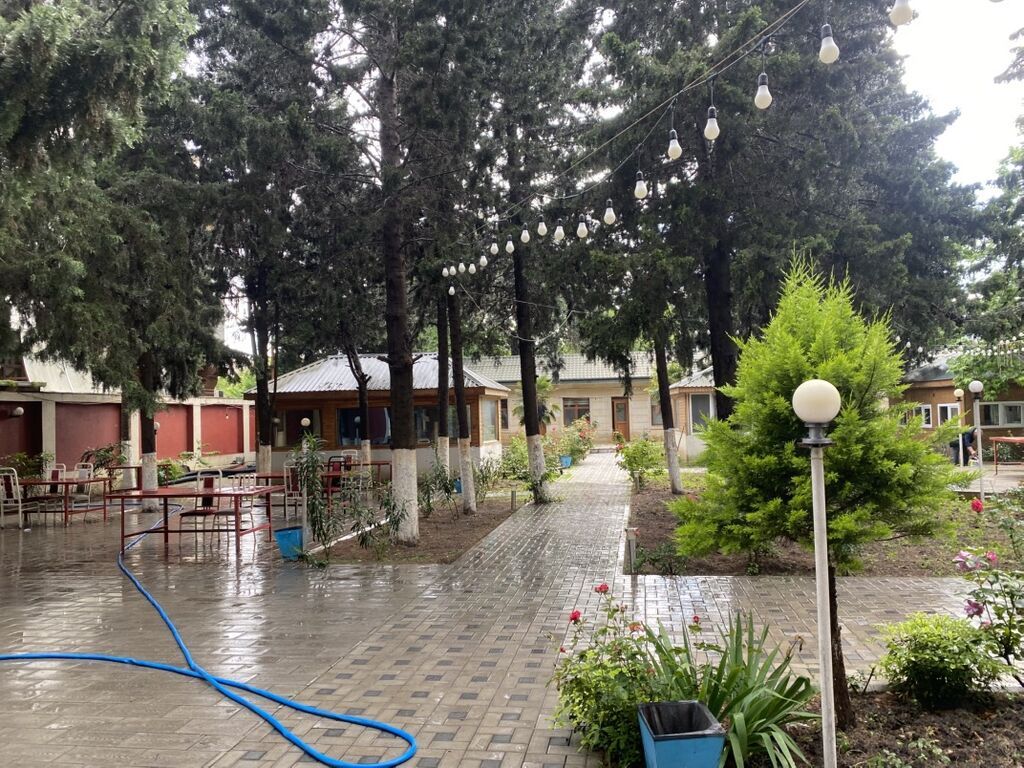 FURQAN AİLƏVİ İSTİRAHƏT MƏRKƏZİ.Restaran 21 sotun içindədir.70-80