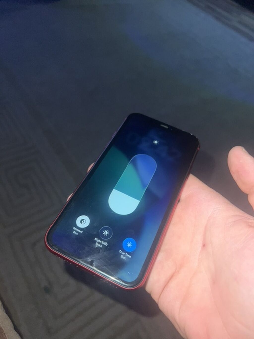 IPhone 11, цвет Product Продаю срочно, состояние нормальное: фото 3