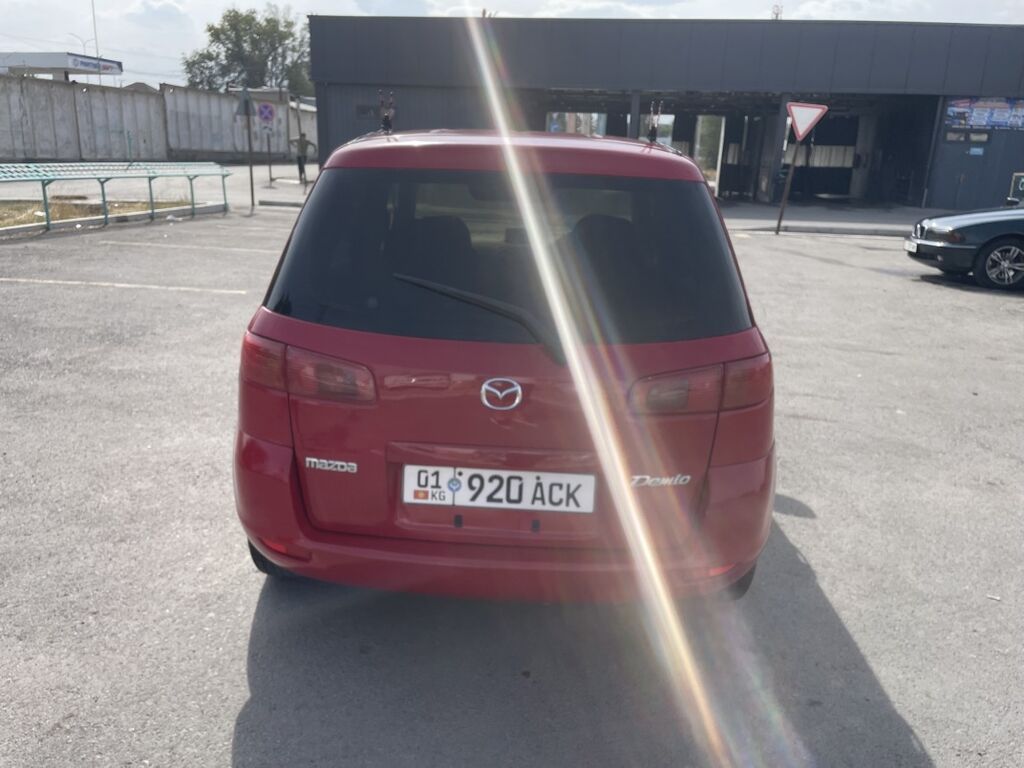 Mazda Demio: 2003 г., 1.5 л, Автомат, Газ, Хэтчбэк: фото 4