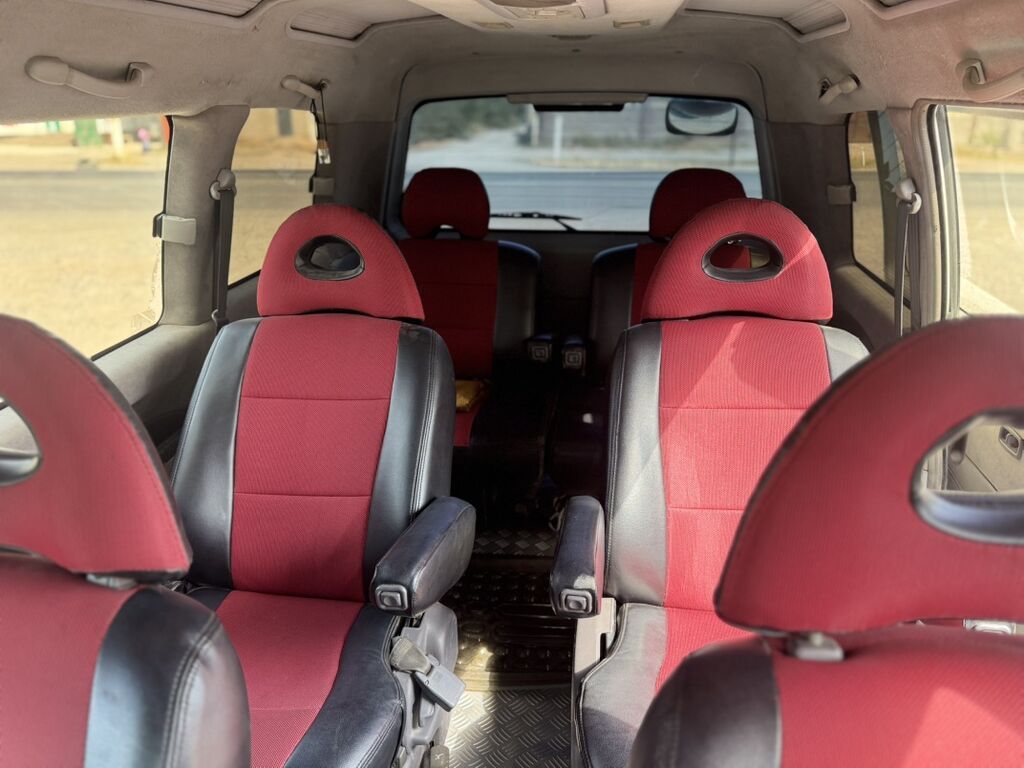 Mitsubishi Space Gear: 1997 г., 3 л, Автомат, Бензин, Минивэн: фото 8