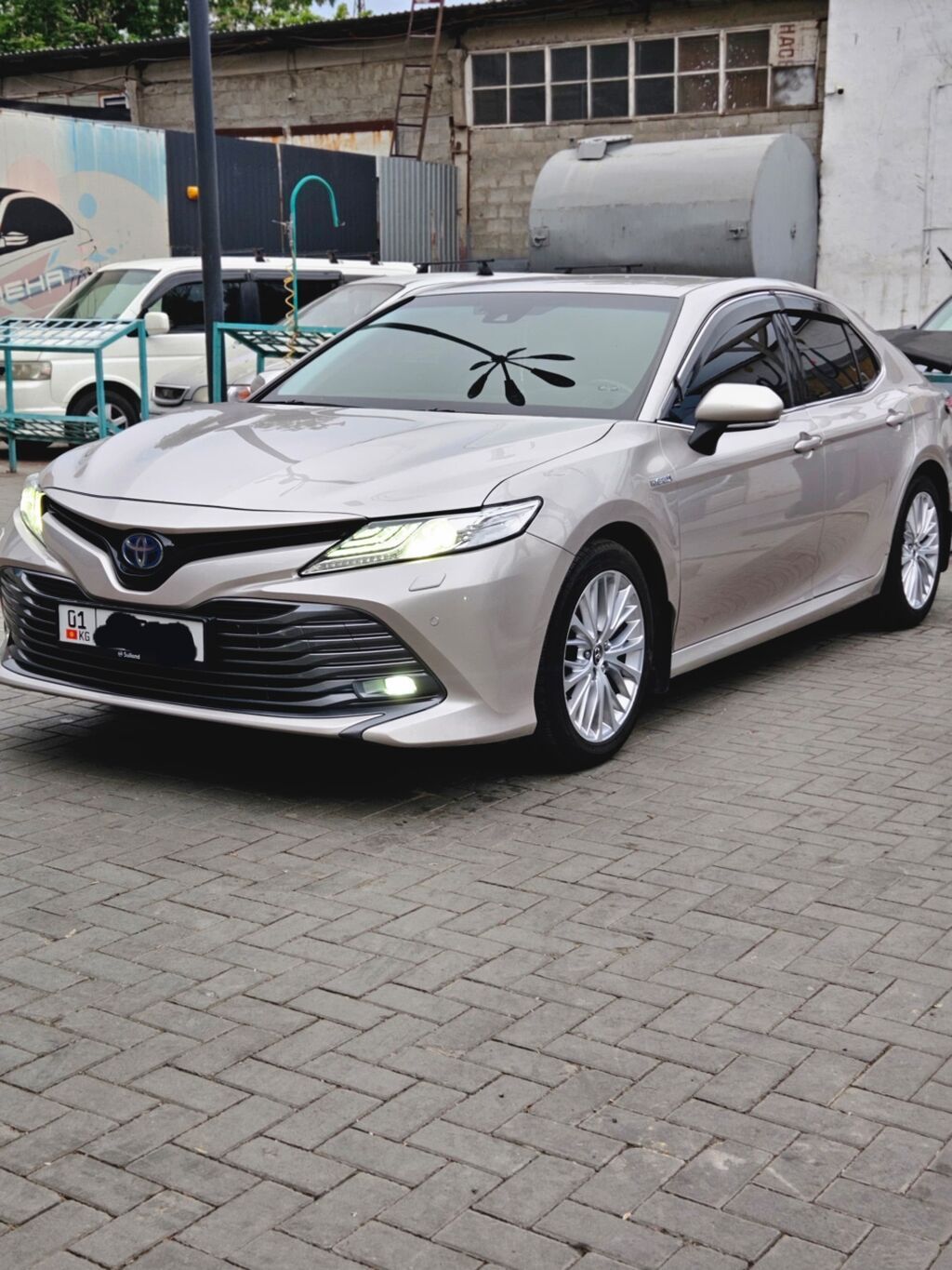 Toyota Camry: 2019 г., 2.5 л, Автомат, Гибрид, Седан: фото 5