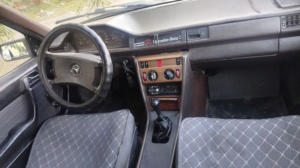Mercedes-Benz W124: 1987 г., 2 л, Механика, Бензин, Седан: фото 5