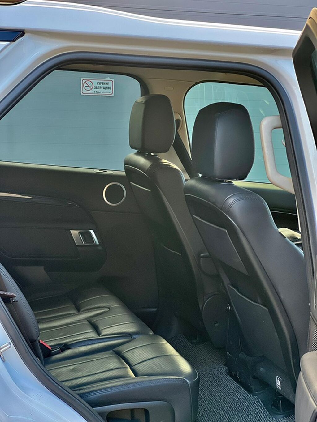 Land Rover Discovery: 2017 г., 2 л, Автомат, Дизель, Внедорожник: фото 3