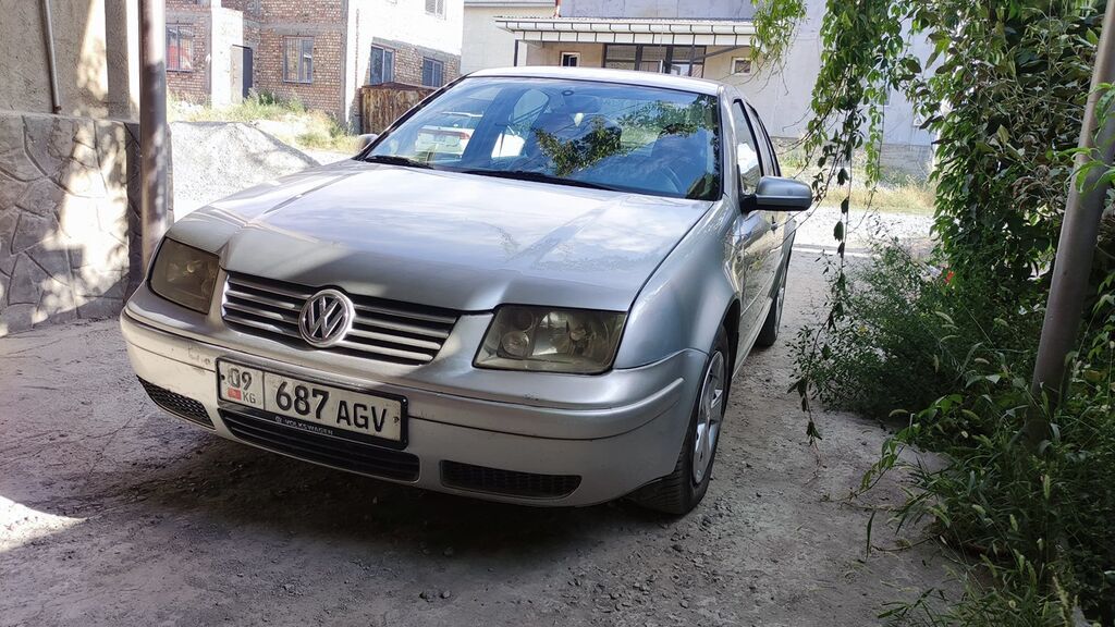 Volkswagen Bora: 2002 г., 1.6 л, Автомат, Бензин, Седан: фото 2