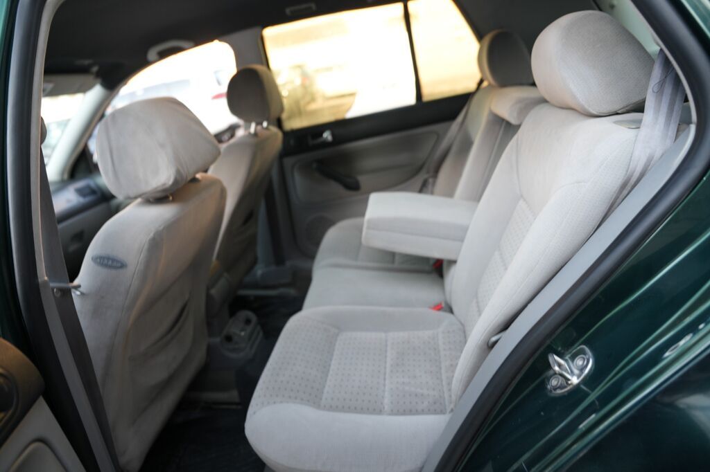 Volkswagen Golf: 2000 г., 2 л, Механика, Бензин, Хэтчбэк: фото 3