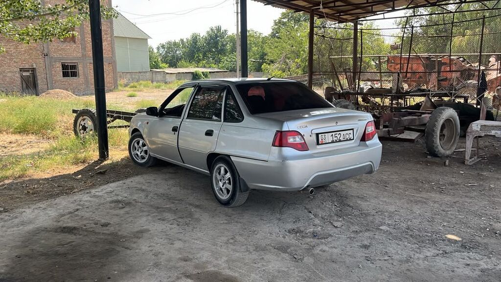 Daewoo Nexia: 2011 г., 1.5 л, Механика, Бензин, Седан: фото 4