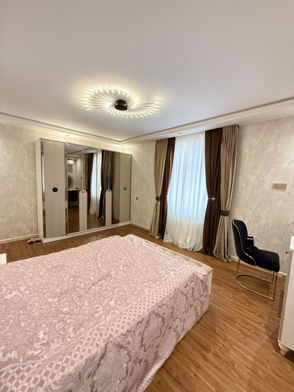 Yasamal, 3 otaqlı, Yeni tikili, m. İnşaatçılar, 116 kv. m