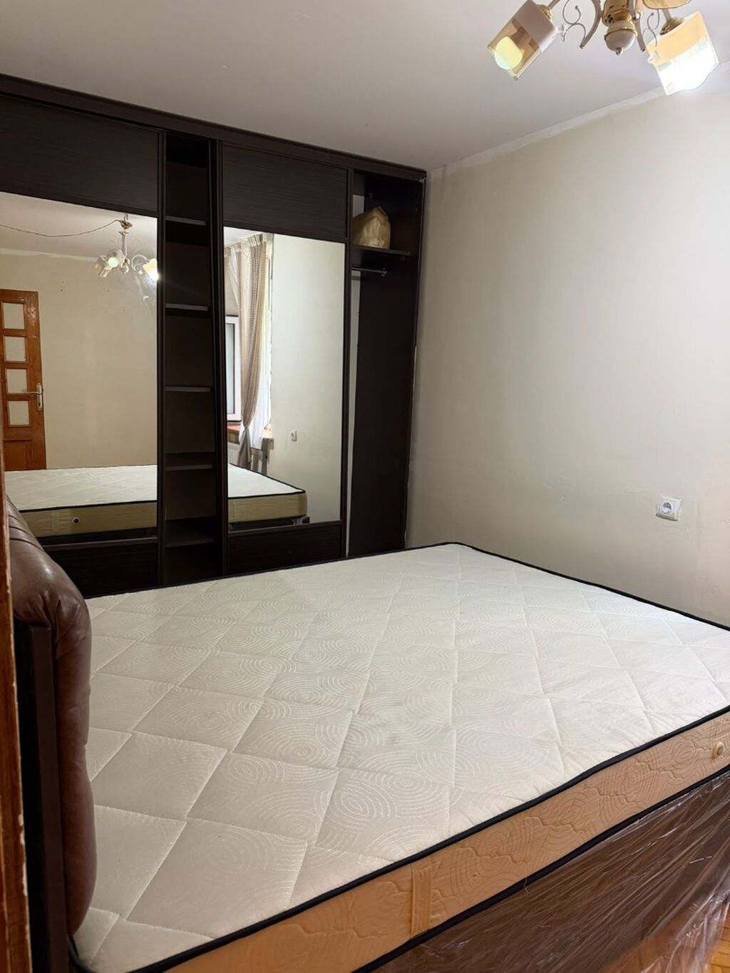Bakı, Yasamal, 3 otaqlı, Köhnə tikili, m. Elmlər Akademiyası, 75 kv. m