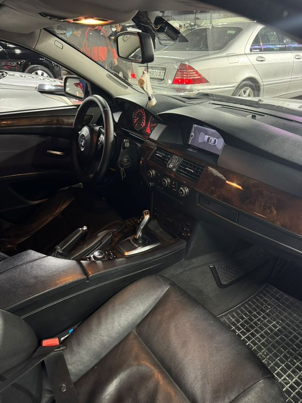 BMW 5 series: 2010 г., 3 л, Автомат, Бензин, Седан: фото 6