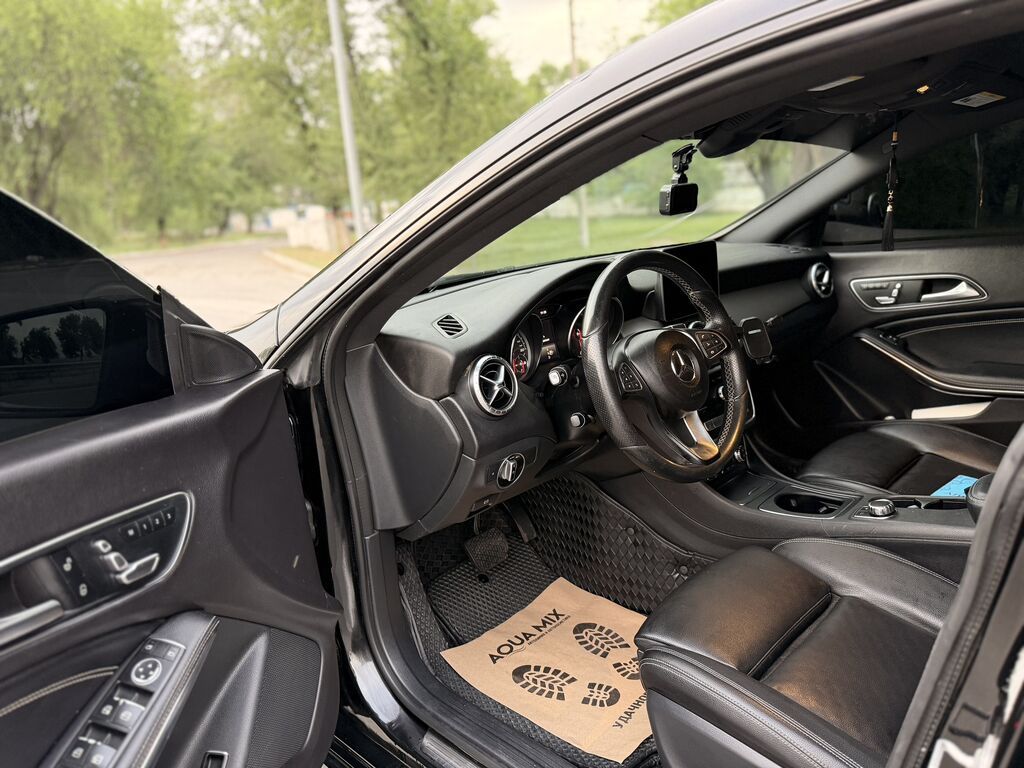 Mercedes-Benz CLA-Class: 2018 г., 2 л, Робот, Бензин, Седан: фото 7