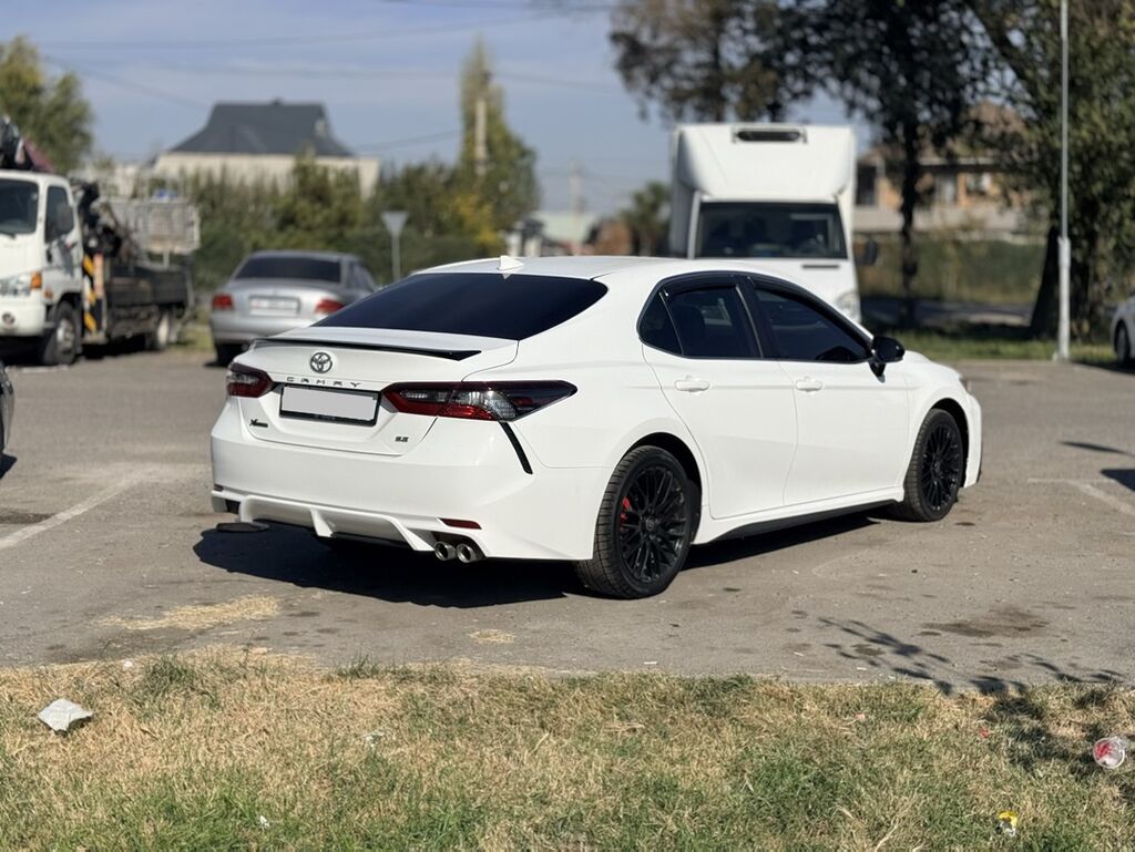 Toyota Camry: 2022 г., 2.5 л, Автомат, Бензин, Седан: фото 2