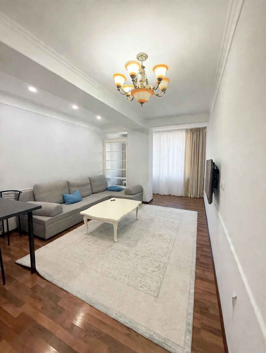 1 комната, 54 м², ул. Логвиненко / Боконбаева Элитка, 4 этаж, Евроремонт: фото 1