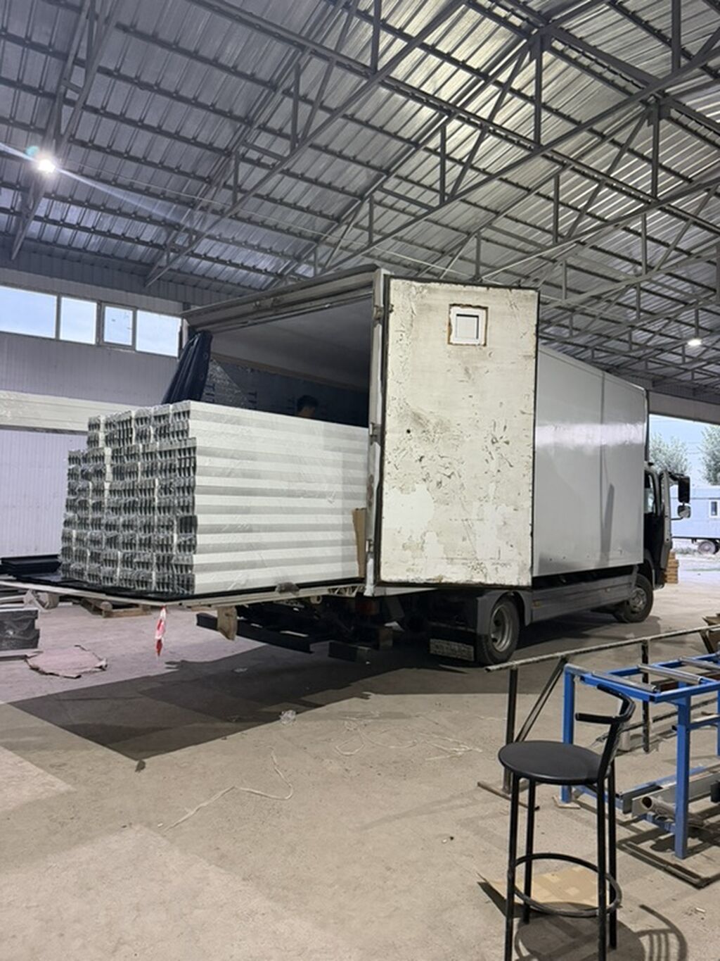 Грузовой фургон Mercedes-Benz Atego - Тип: бортовой фургон: фото 5