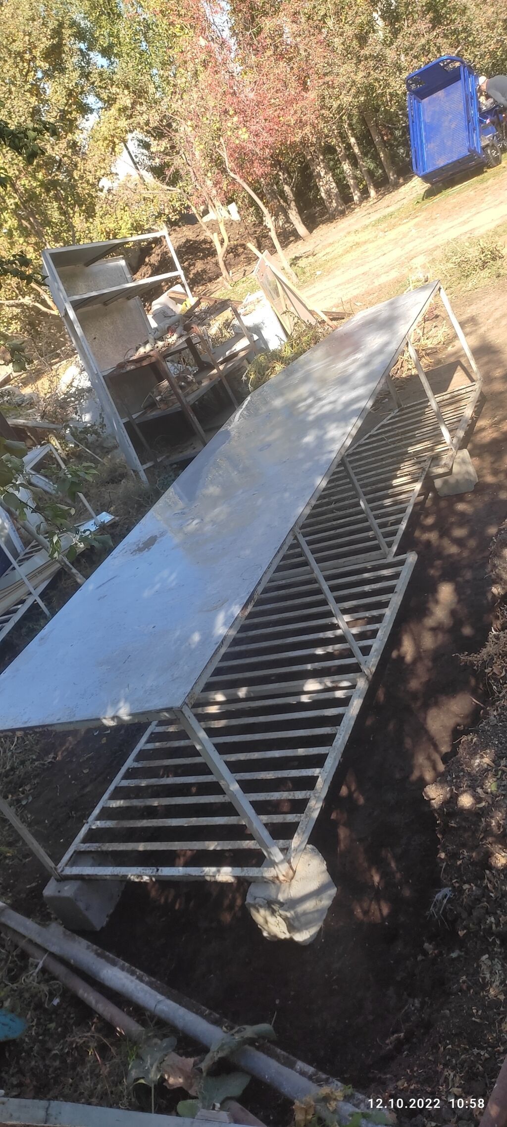 Продаю железный разделочный стол (угольник) для | 15000 KGS | Другое ...