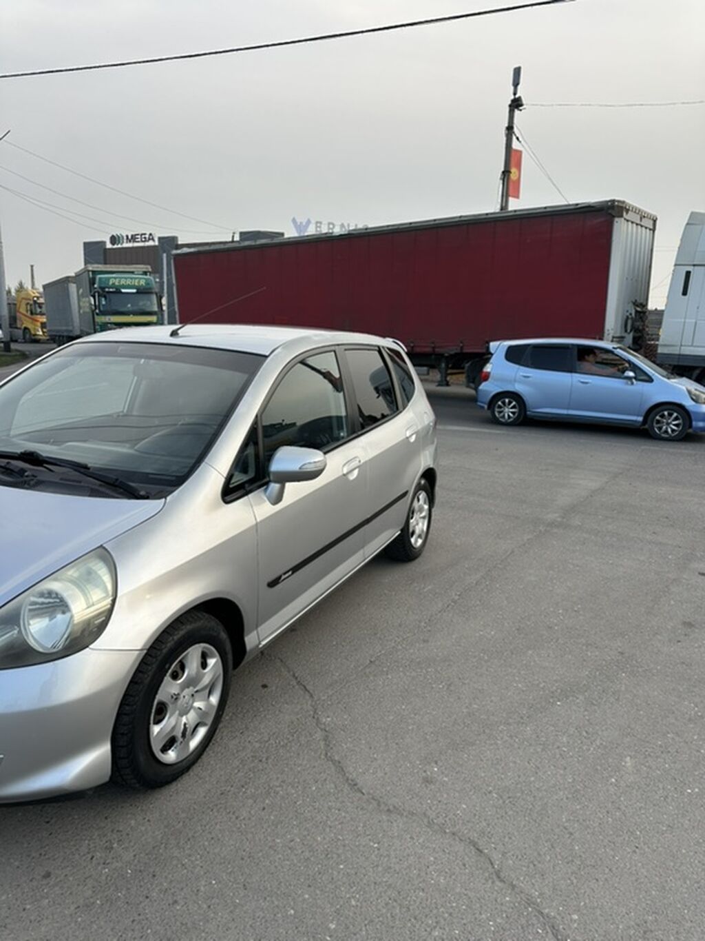 Honda Fit: 2006 г., 1.4 л, Автомат, Бензин, Хэтчбэк: фото 2