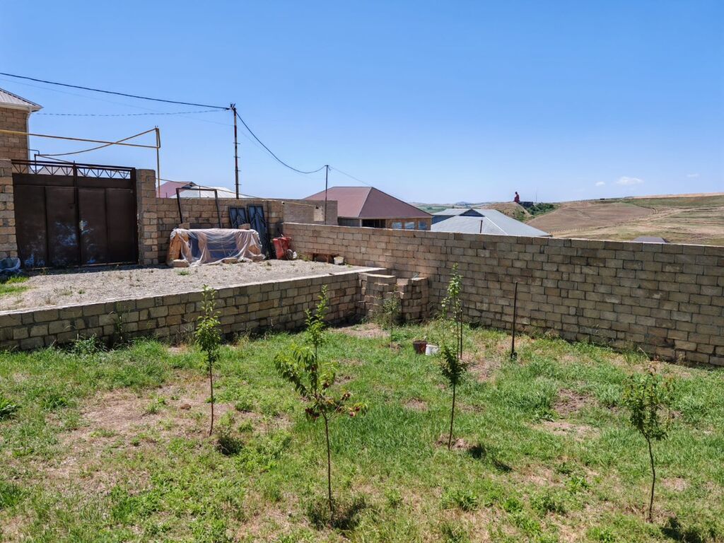 5 otaqlı, 273 kv. m, Yeni təmirli