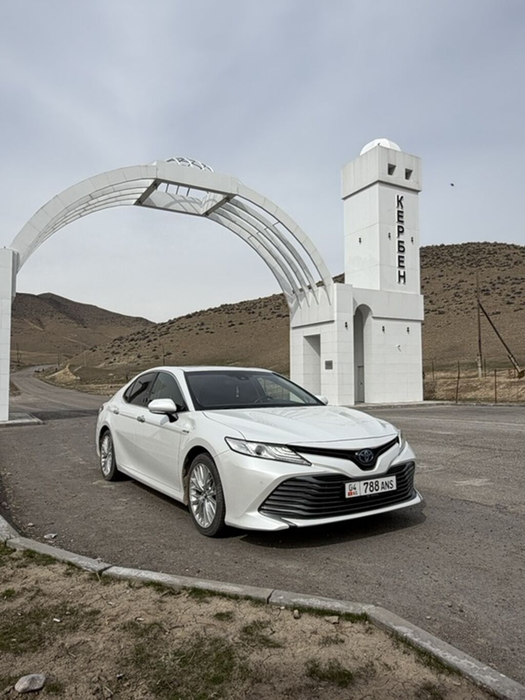 Toyota Camry: 2018 г., 2.5 л, Автомат, Бензин, Седан: фото 2