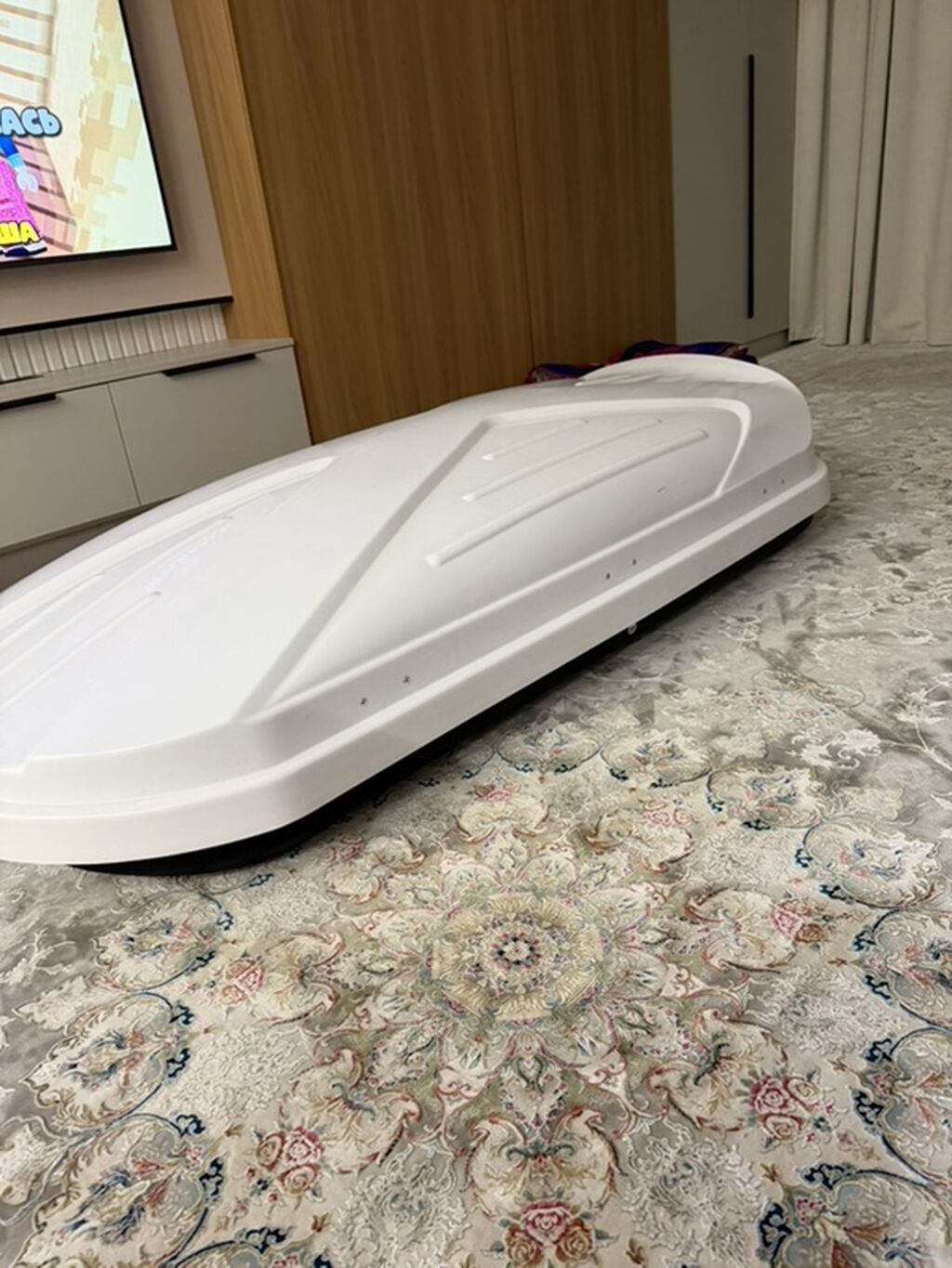 Автобокс на крышу 500 л, белый, почти новый: фото 2