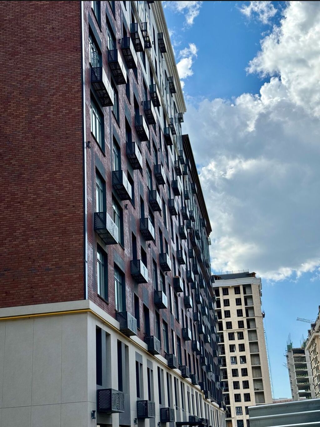 2 комнаты, 60 м², Асанбай мкр Элитка, 8 этаж, ПСО (под самоотделку): фото 2