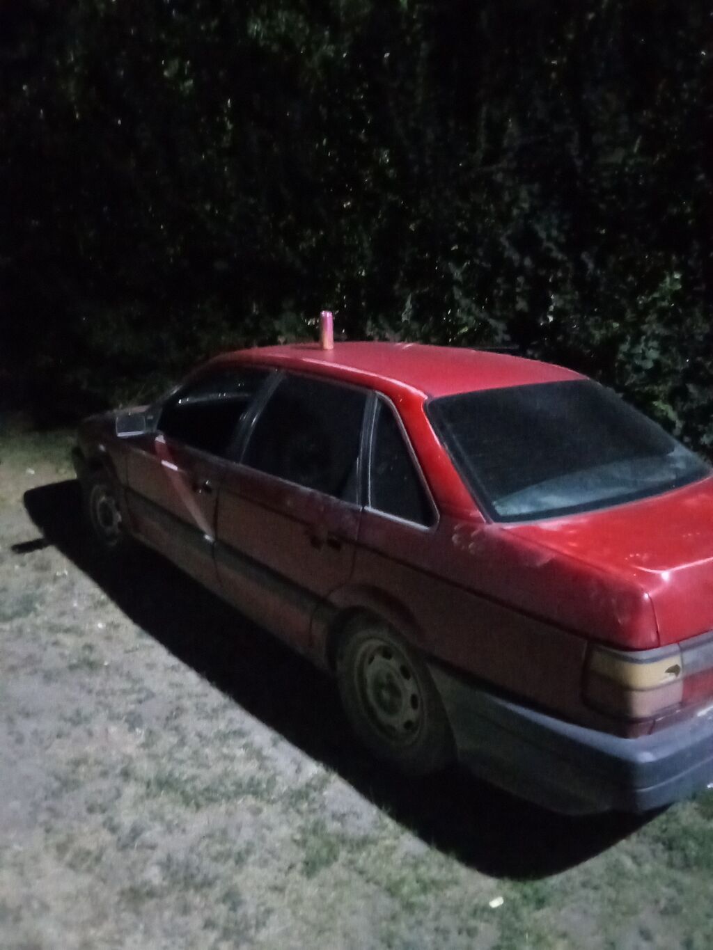 Volkswagen Passat: 1989 г., Седан: фото 2