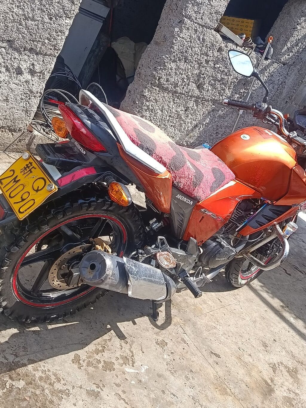 Honda CB150F, оранжевый дорожный мотоцикл Описание и особенности: -: фото 7
