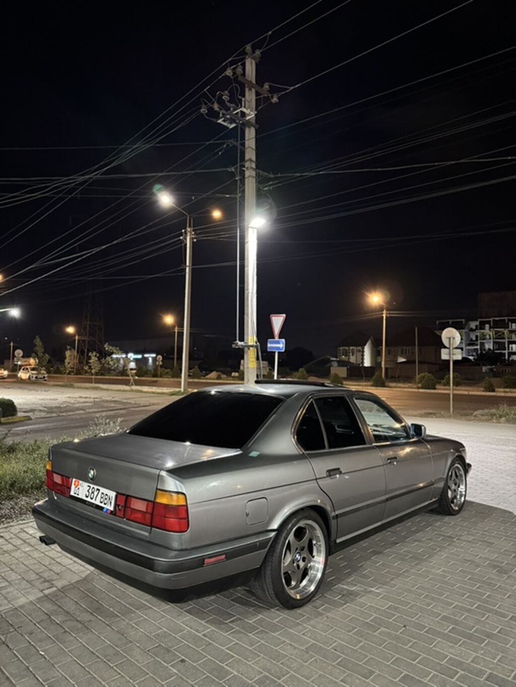 BMW 5 series: 1991 г., 2 л, Механика, Бензин, Седан: фото 2