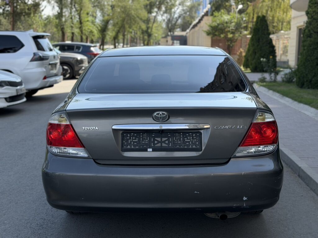 Toyota Camry: 2005 г., 2.4 л, Автомат, Бензин, Седан: фото 2