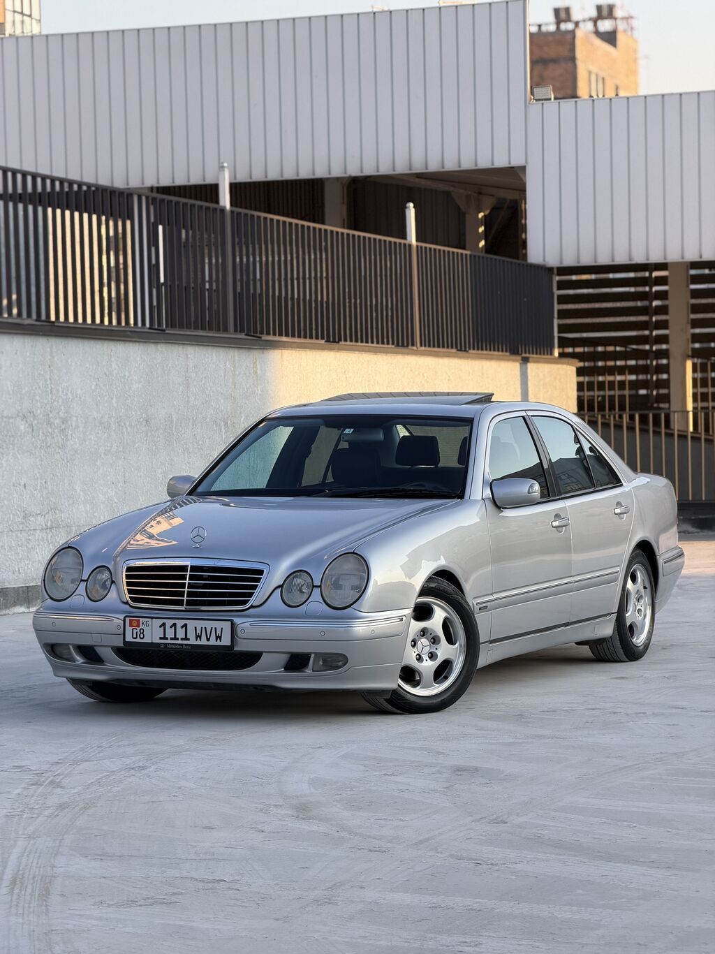 Mercedes-Benz E-Class: 2002 г., 3.2 л, Автомат, Бензин, Седан: фото 5