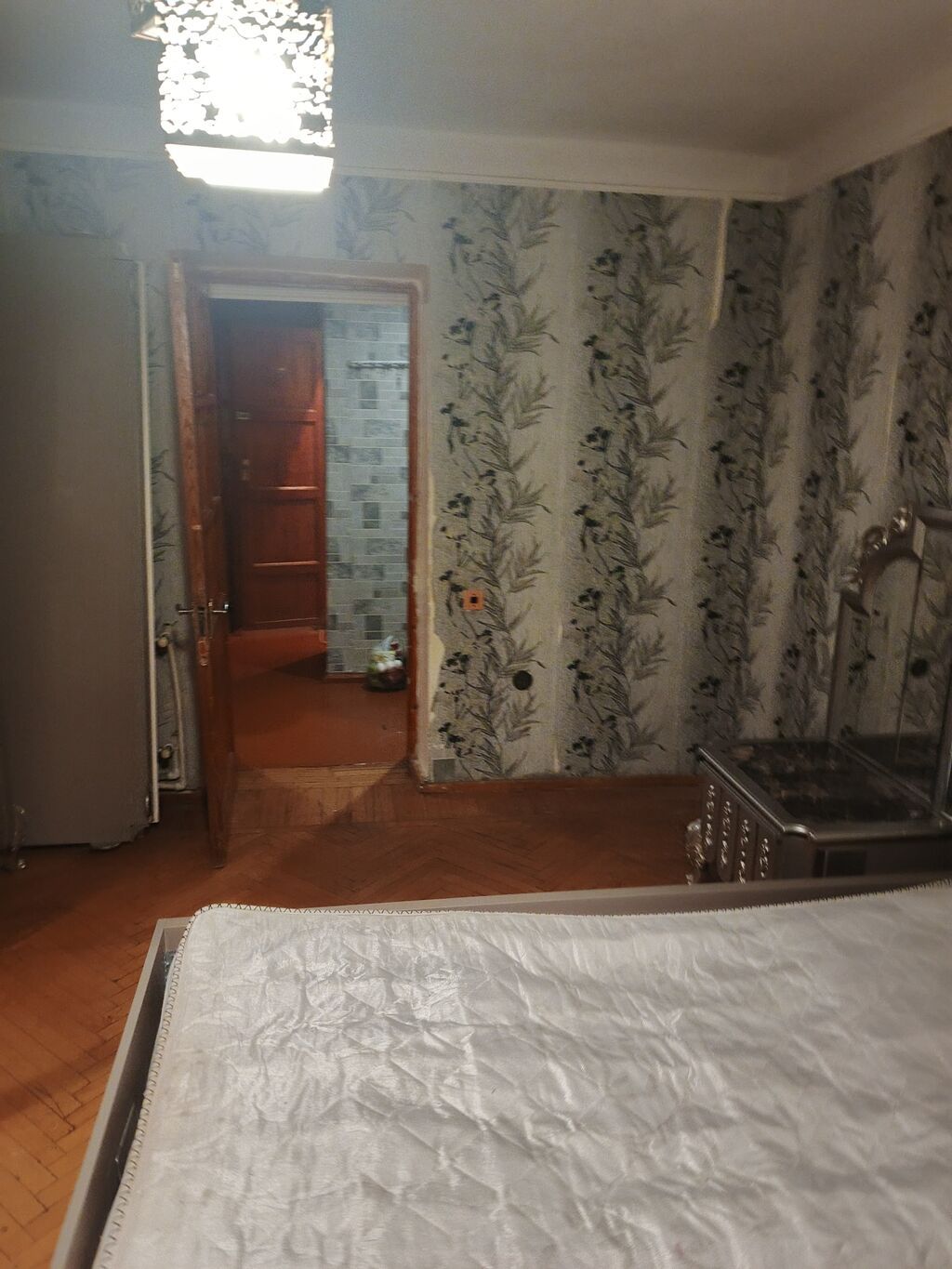 Keşlədə 3 otaqlı köhnə tikili mənzil satılır, 66 m², 225 000 AZN, şəkil 2 / 12