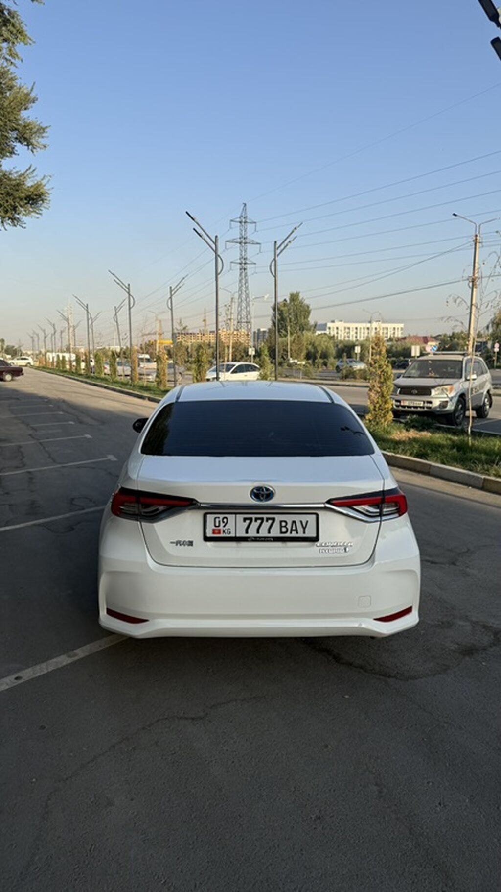Toyota Corolla: 2020 г., 1.8 л, Вариатор, Гибрид, Седан: фото 4