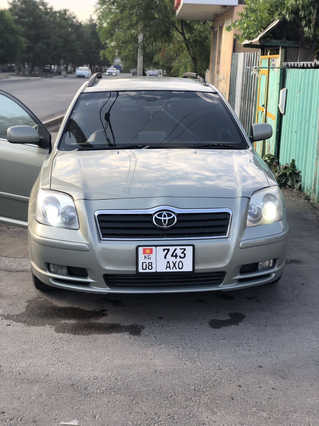 Toyota Avensis 2004 г., универсал, 2.0 л, бензин: фото 4