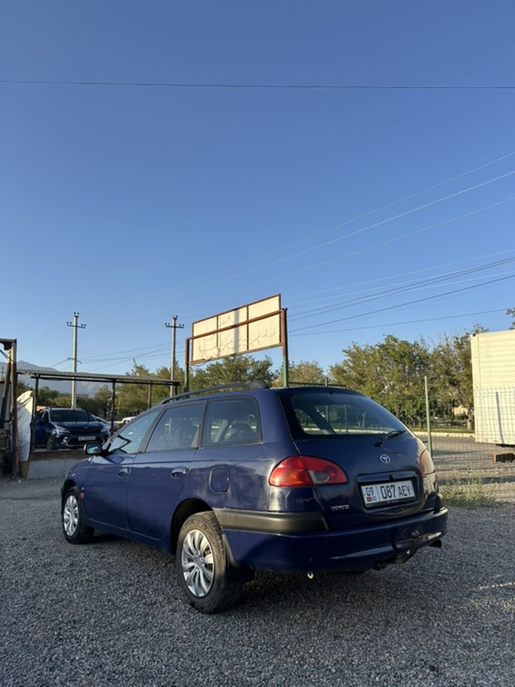 Toyota Avensis: 1998 г., 1.8 л, Механика, Бензин, Универсал: фото 4