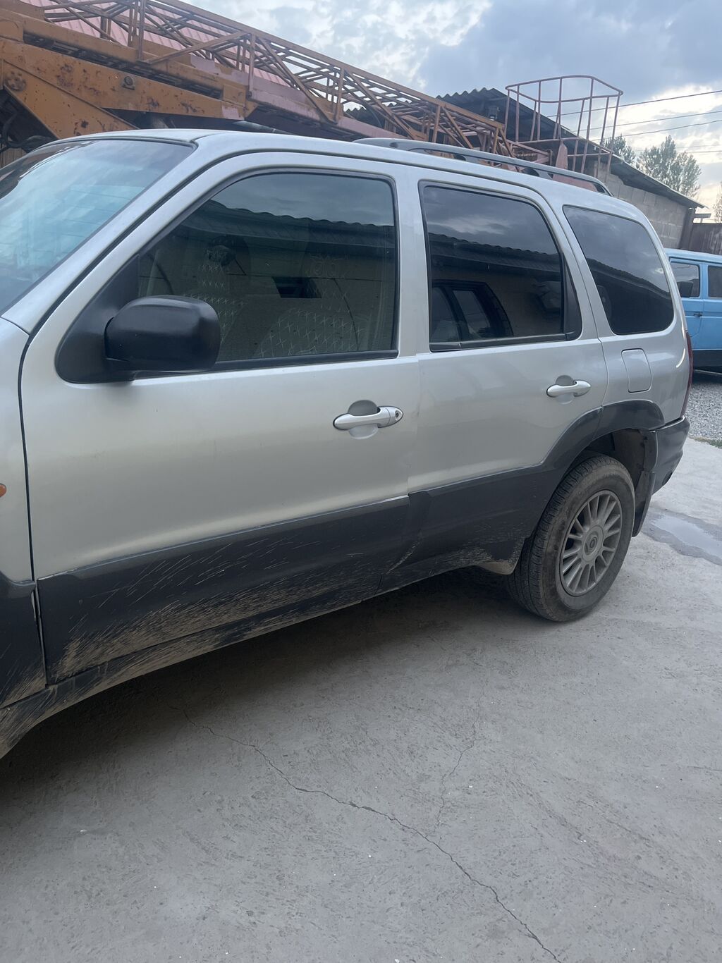 Mazda Tribute: 2001 г., 3 л, Автомат, Газ, Кроссовер: фото 2