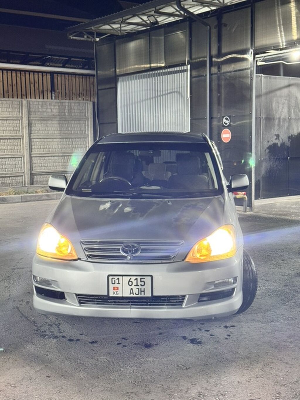 Toyota Ipsum: 2003 г., 2.4 л, Автомат, Бензин, Минивэн: фото 3