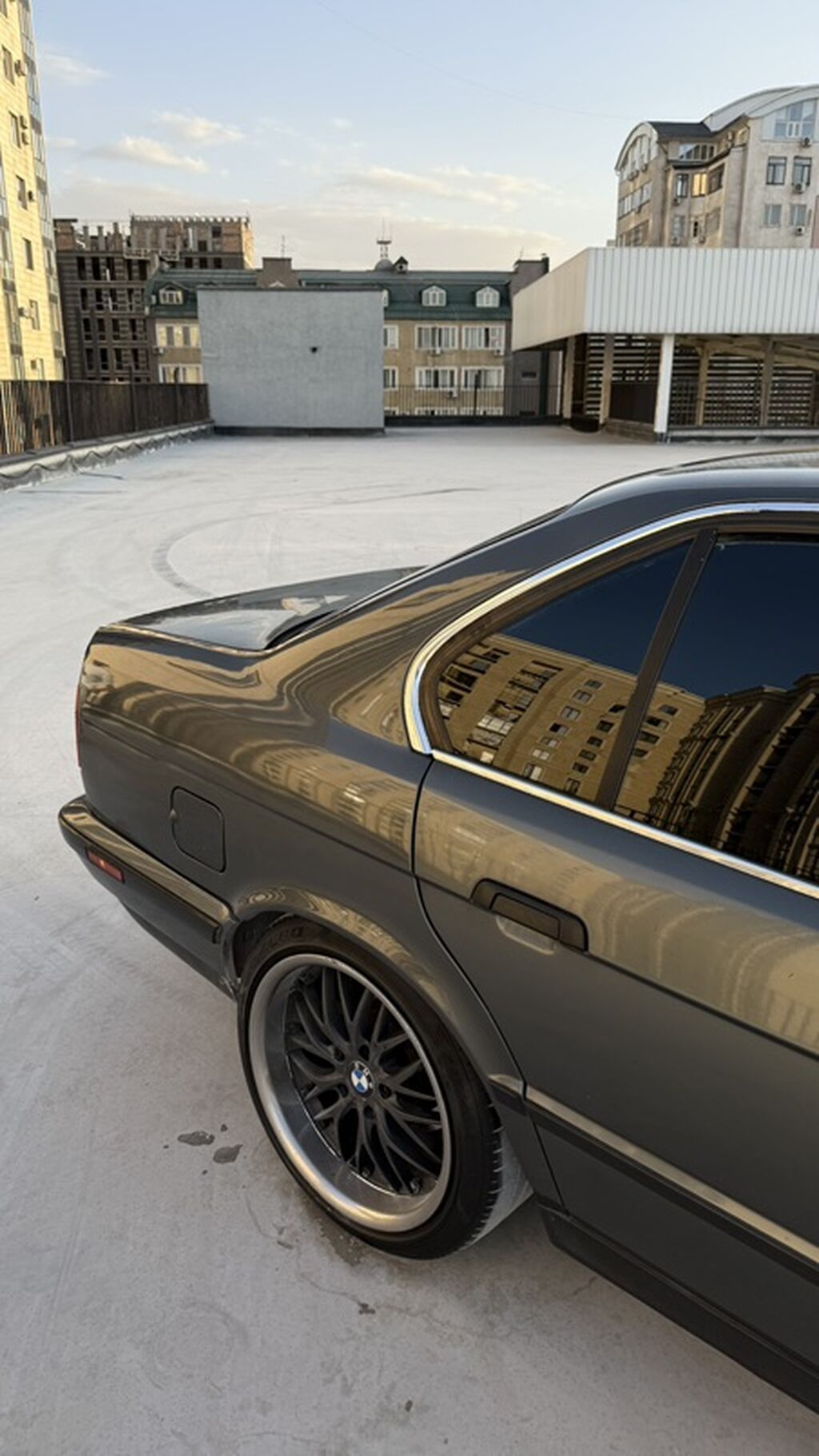 BMW 5 series: 1989 г., 3 л, Механика, Бензин, Седан: фото 2