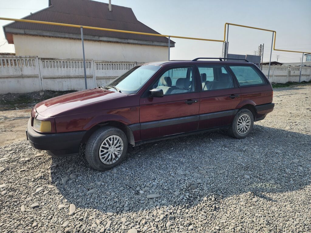 Volkswagen Passat Variant: 1991 г., 1.8 л, Механика, Универсал: фото 2